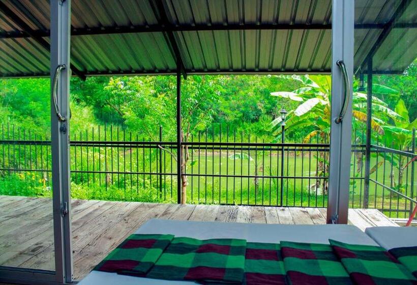 غرفة قياسية مطلّة علي البحيرة, Birds Paradise Inn