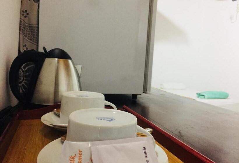 اتاق استاندارد با چشم‌انداز دریاچه, Birds Paradise Inn
