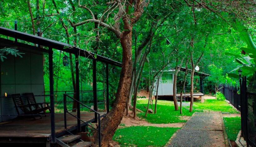 غرفة قياسية مطلّة علي البحيرة, Birds Paradise Inn