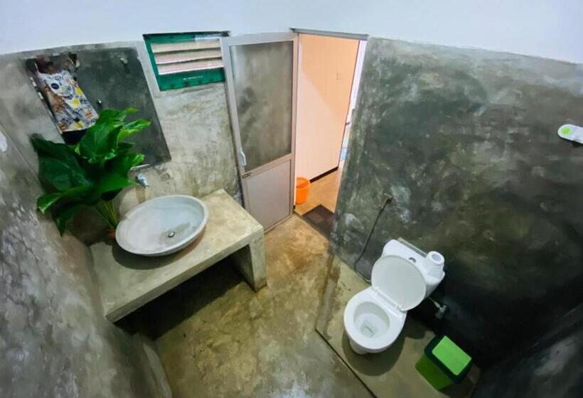 エコノミールーム, Backpack Beach Hostel & Reggae Bar