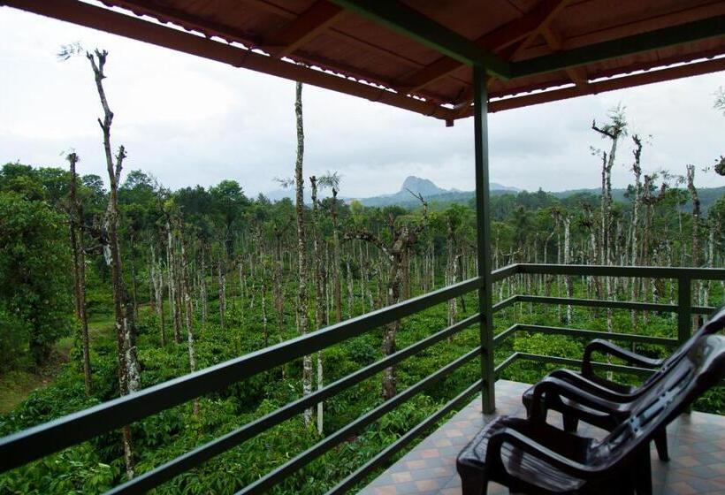 발코니 디럭스 룸, The Suvistara Wayanad Kerala