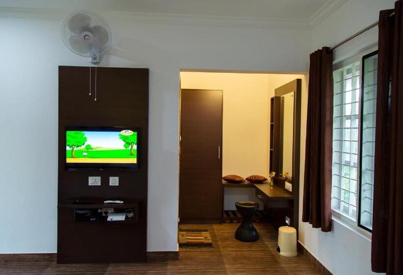 발코니 디럭스 룸, The Suvistara Wayanad Kerala