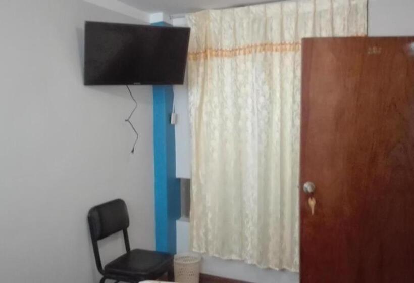 اتاق استاندارد با سرویس بهداشتی مشترک, Hostel Puno Backpackers
