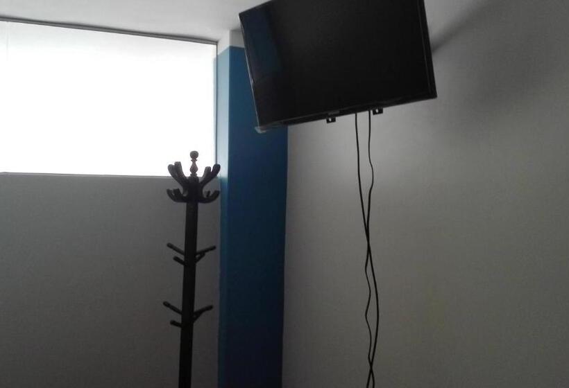 اتاق استاندارد با سرویس بهداشتی مشترک, Hostel Puno Backpackers