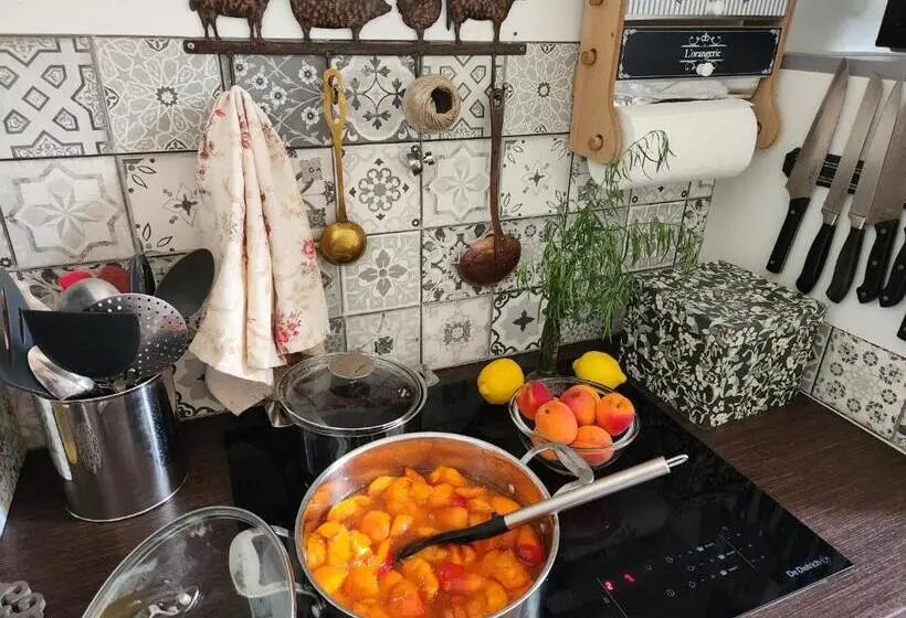 اتاق استاندارد با چشم‌انداز باغ, Le Clos Pascaline