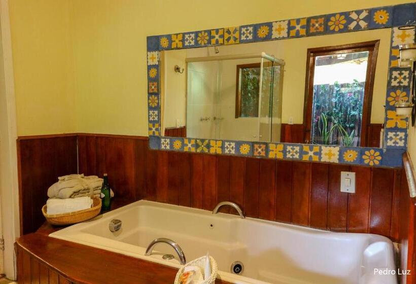 스위트 킹사이즈 침대, Pousada Villa Luna