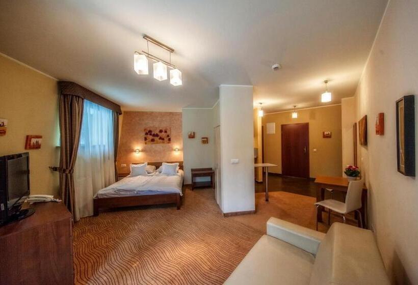 استودیوی استاندارد, Murowanica