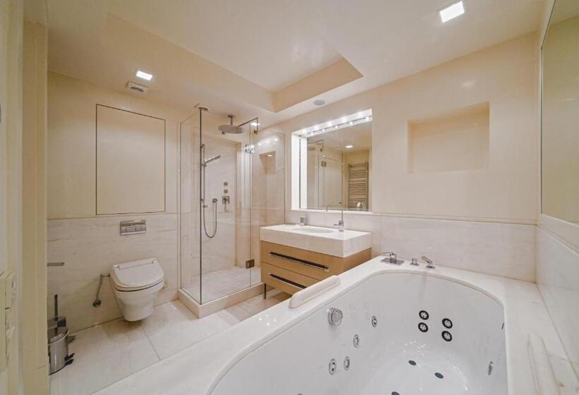 سوئیت 2 خوابه, Murowanica