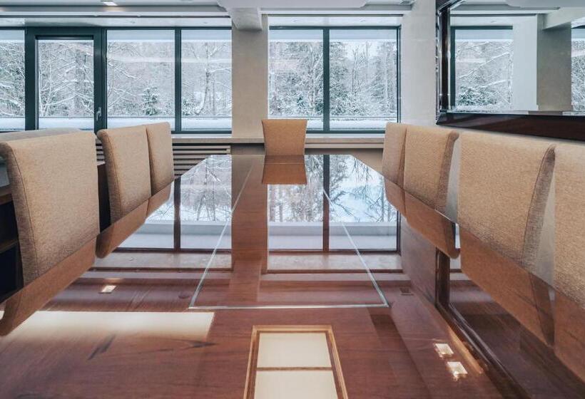 سوئیت 2 خوابه, Murowanica