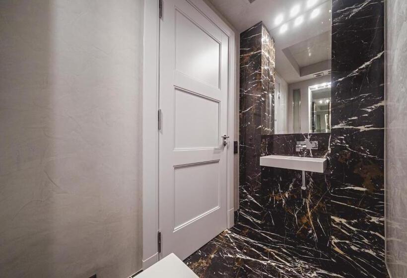 سوئیت 2 خوابه, Murowanica