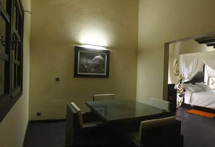 سوییت جونیور, The Rhino Resort Hotel & Spa