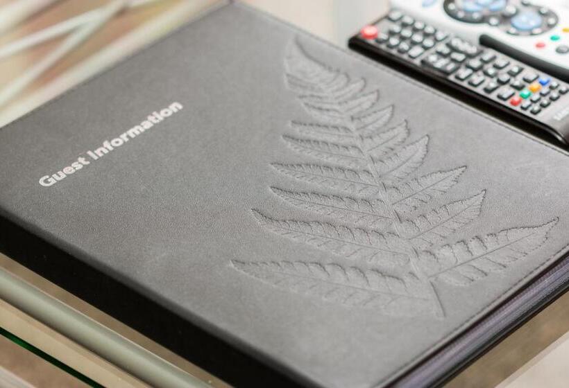 إستوديو قياسى, Tussock Peak Lodge