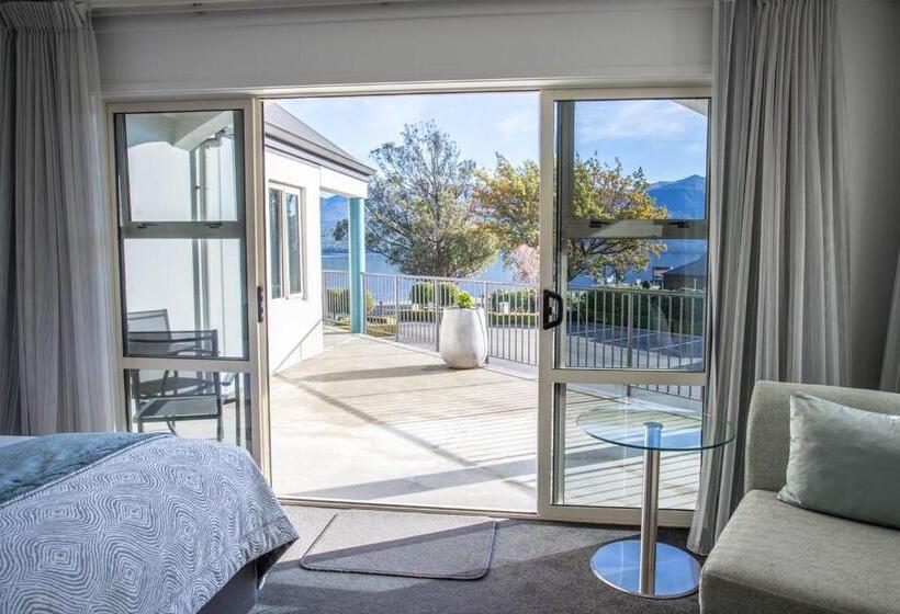 Standard studio with lake view, Radfords On The Lake