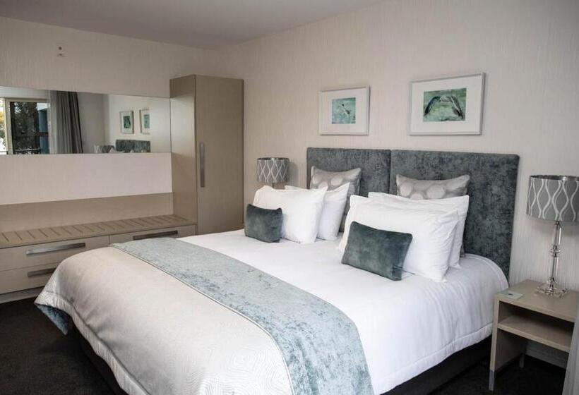 Standard studio with lake view, Radfords On The Lake