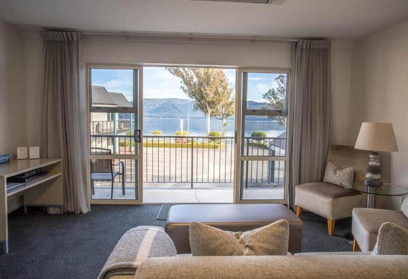 سوییت, Radfords On The Lake