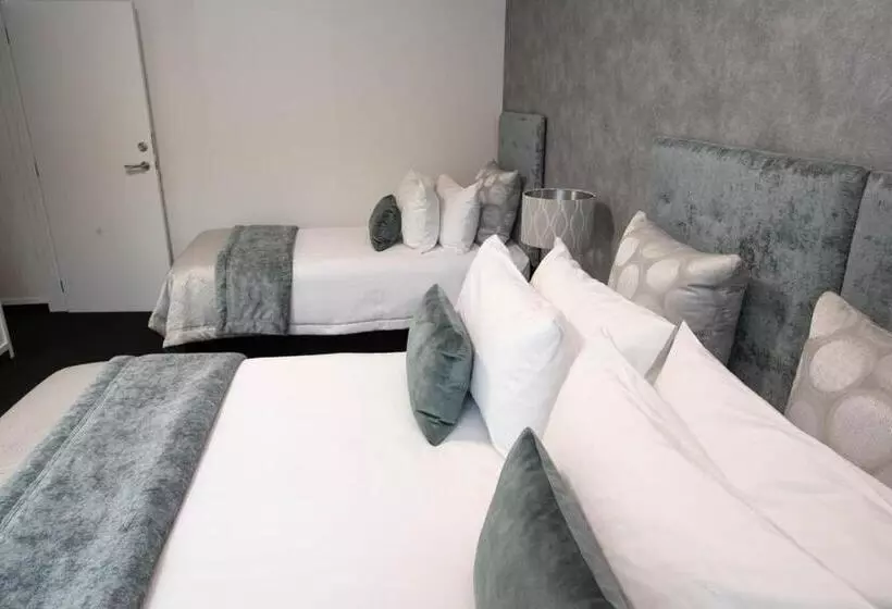 Suite with lake view, Radfords On The Lake