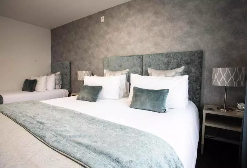 1 Bedroom Apartment Lake View, Radfords On The Lake