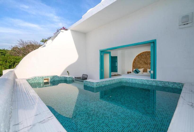Полулюкс с Бассейном, Loccal Collection Hotel Komodo