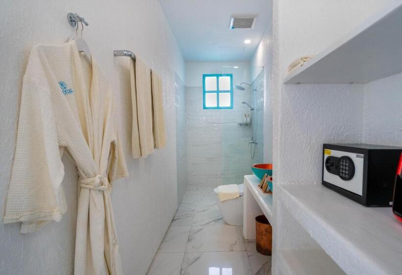 プール付きジュニアスイート, Loccal Collection Hotel Komodo