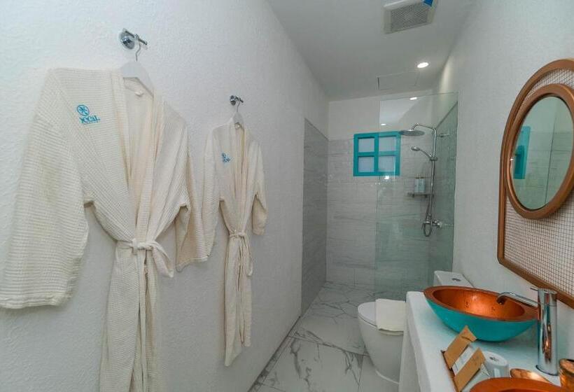 スイート, Loccal Collection Hotel Komodo