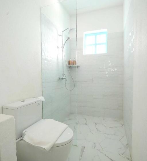 キングサイズベッドのスイートルーム, Loccal Collection Hotel Komodo