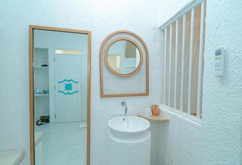 スタンダードルーム, Loccal Collection Hotel Komodo