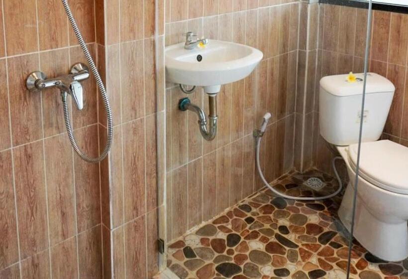 חדר סופריור, Umah Dayuh