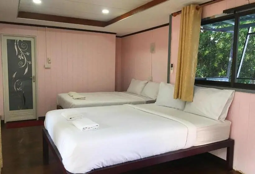 バルコニー付スタンダード４ベッドルーム, Banpak Suankaew Talaynoi