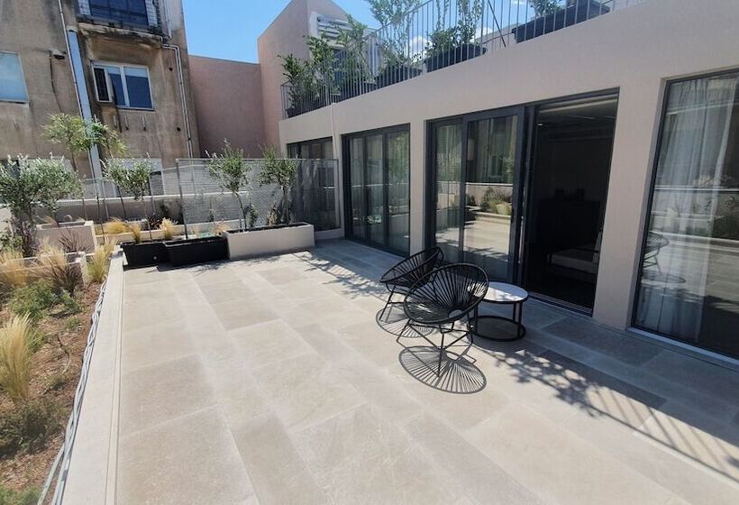 豪华套房, Hellenic Vibes Smart