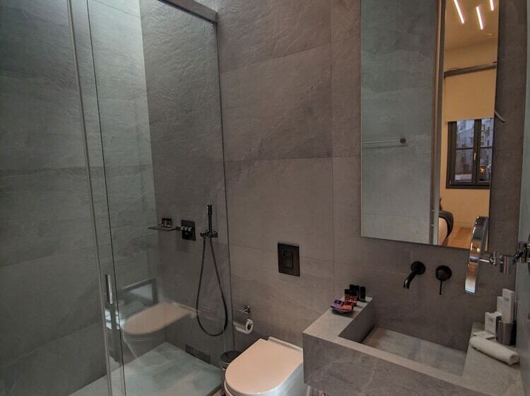 标准单人间, Hellenic Vibes Smart