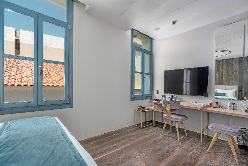 수피리어 룸, Hellenic Vibes Smart