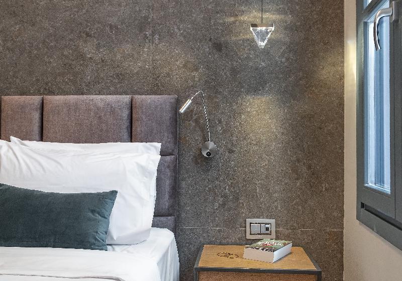 标准间, Hellenic Vibes Smart