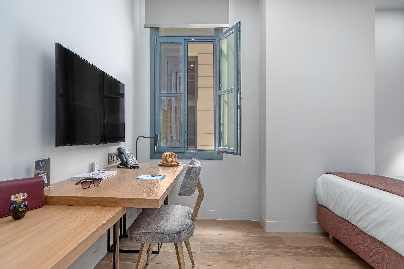 标准单人间, Hellenic Vibes Smart