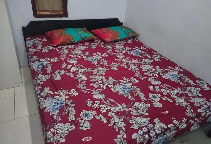 带共用浴室的标准房间, Homestay Wijaya Mulya