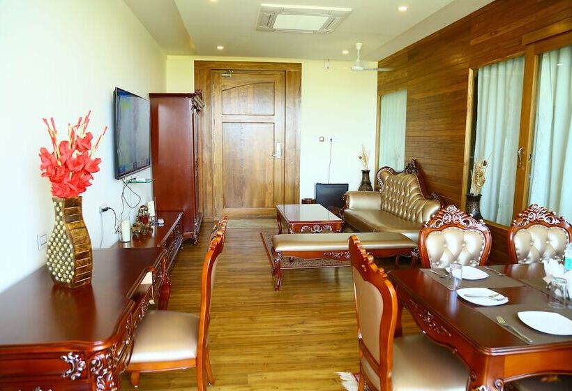 جناح ملكى, Royal County Resorts