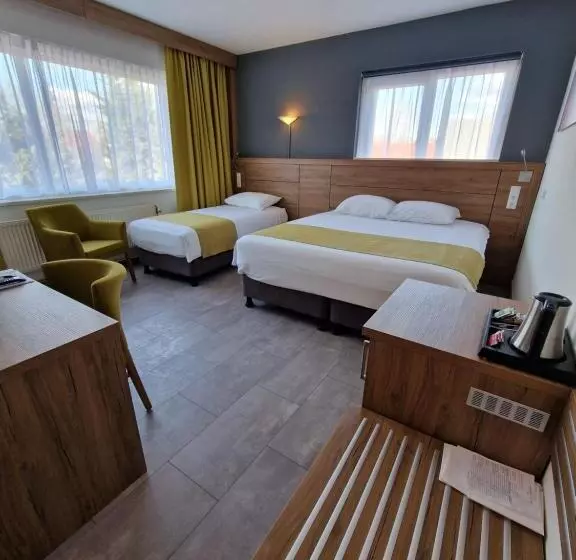 Superior Kolmen Hengen Huone, Atlas Hotel Holiday