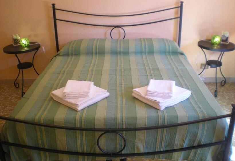 اتاق استاندارد با سرویس بهداشتی مشترک, B&b Gate 52