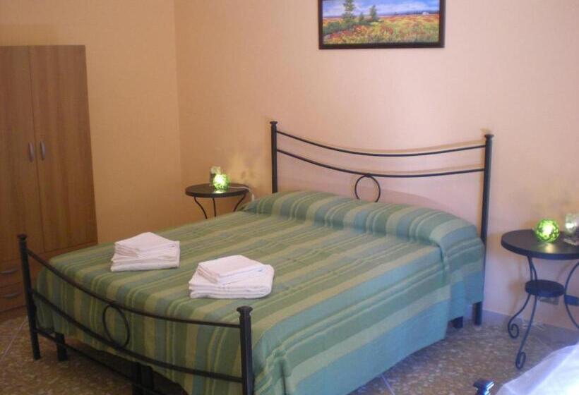 اتاق استاندارد با سرویس بهداشتی مشترک, B&b Gate 52