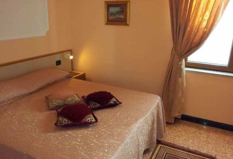 חדר סטנדרט לשלושה עם נוף לגינה, Villa Pollio