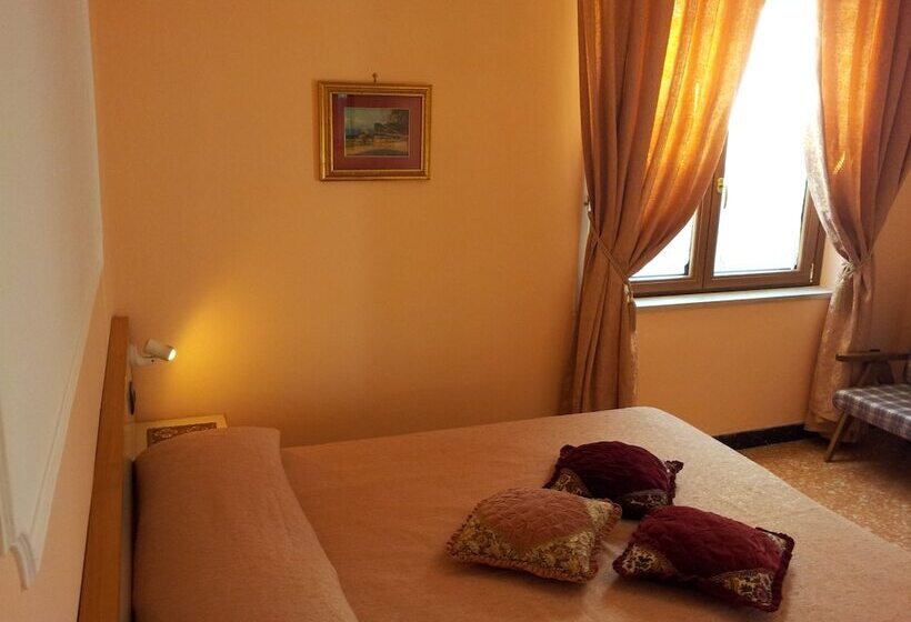 חדר סטנדרט לשלושה עם נוף לגינה, Villa Pollio