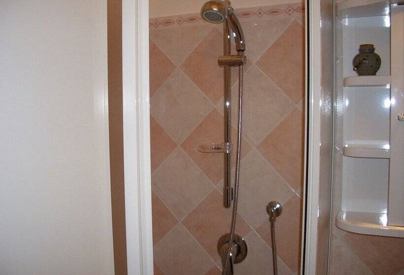 חדר יחיד נוף לגינה, Villa Pollio