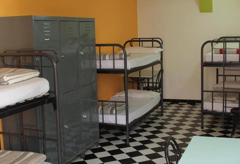 اتاق استاندارد, Hostel New York
