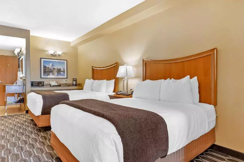 Sviitti King-vuode, Best Western Plus Swiss Chalet Hotel & Suites