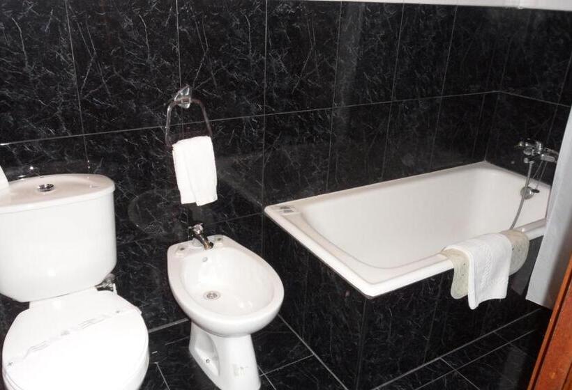 غرفة قياسية ثلاثية, Girassol