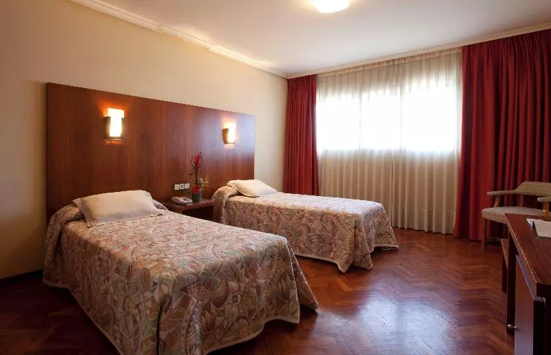 Perhehuone, Tossa Beach Center