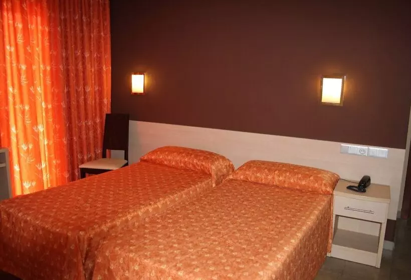 Economy-huone, Tossa Beach Center
