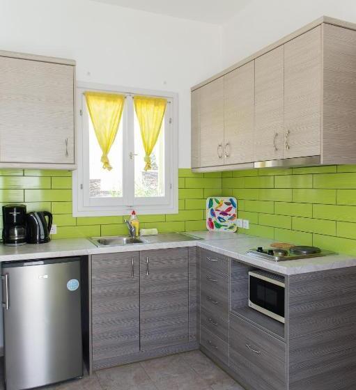 إستوديو قياسى, Morpheas Pension Rooms & Apartments