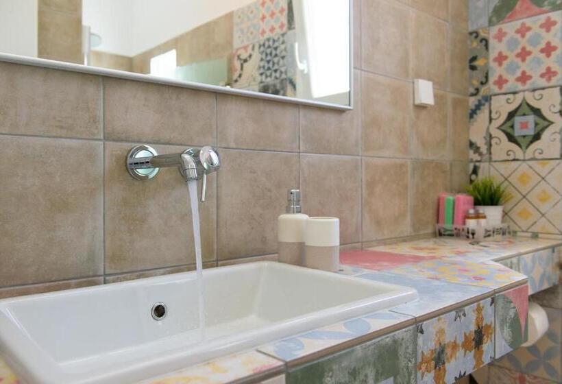 شقة غرفة واحدة, Morpheas Pension Rooms & Apartments