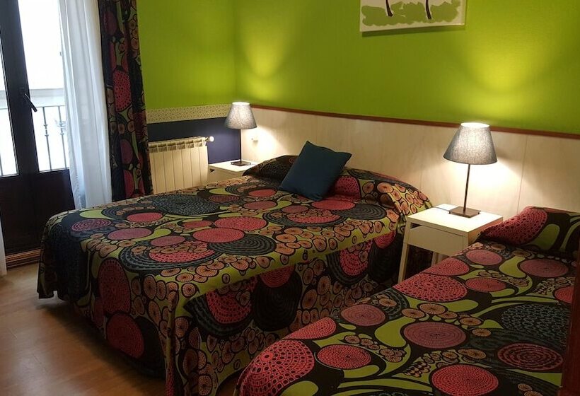 스탠다드 트리픔 룸 공동욕실, Pension Aries