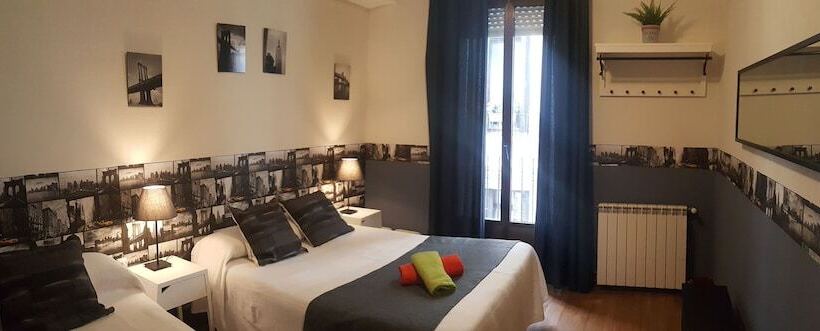 스탠다드 트리픔 룸 공동욕실, Pension Aries